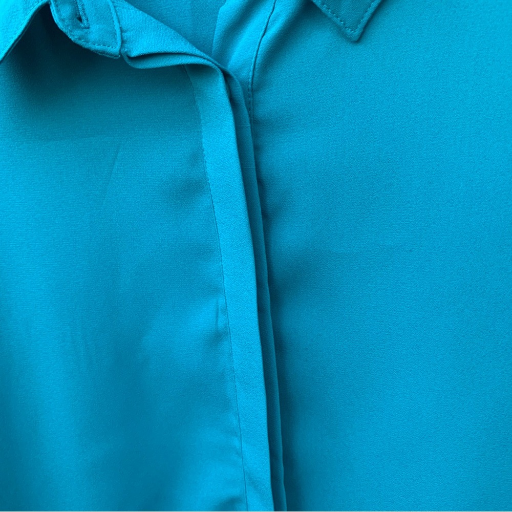 JOAN RIVERS Sleeveless Layered Blouse or Vest Size Large in Aqua with Buttons - Picture 3 of 4